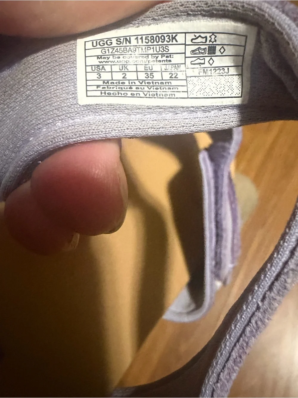 UGG design adjustable